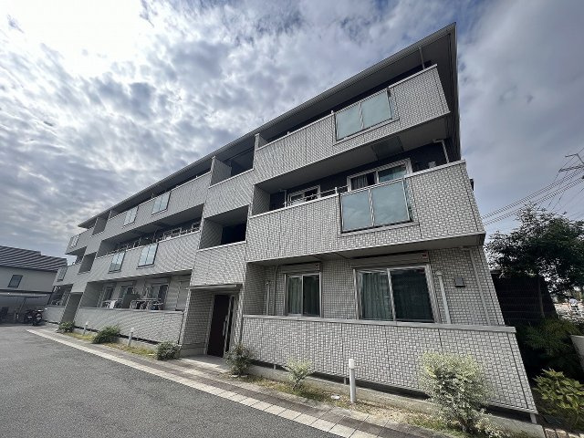 シャンテ春日の外観