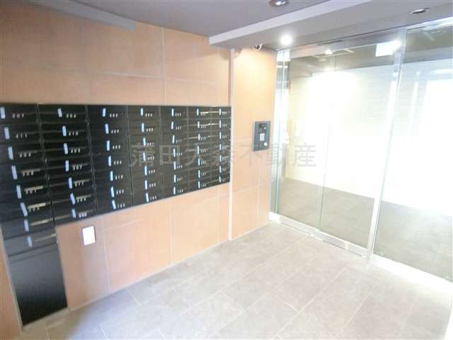 アーバンパーク東六郷Ⅱのエントランス|防犯カメラTVモニター付オートロック宅配BOXメールBOX　エントランス