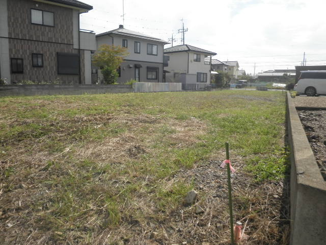 【外観】 | 売地：邑楽町中野　173坪 | 敷地内の北から南を見た外観