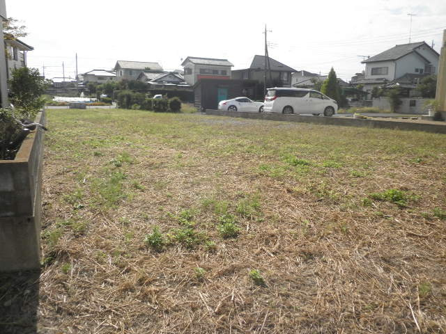 【外観】 | 売地：邑楽町中野　173坪 | 敷地内の北から南を見た外観