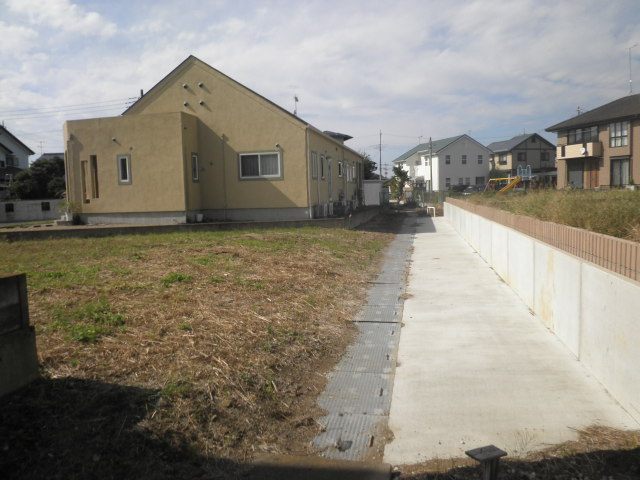 【外観】 | 売地：邑楽町中野　173坪 | 北隣地水路