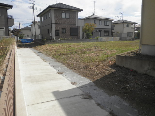 【外観】 | 売地：邑楽町中野　173坪 | 北隣地水路