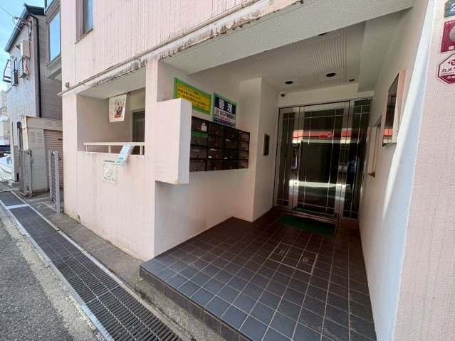 サンパレス２１六甲１のエントランス