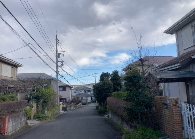 【展望】 | 眺望を気にして物件を探す場合、前面に建物が建っていないか現地で確認しましょう！前面に建物があると景色はもちろん、日当たりや風通しにも影響が出てきます。住んだ時のことを想像しながら現地見学をしましょう。