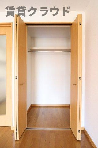 コンフォール蘇我の収納|洋服はもちろん、その他の荷物も収納可能♪