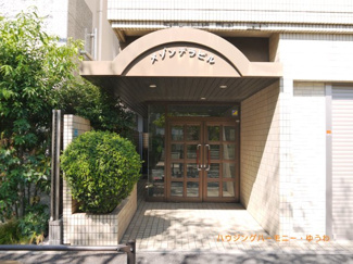 【エントランス】 | 正面玄関、高級感がありオシャレです♫
