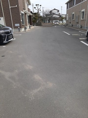 アヴニール　ベルⅢの駐車場