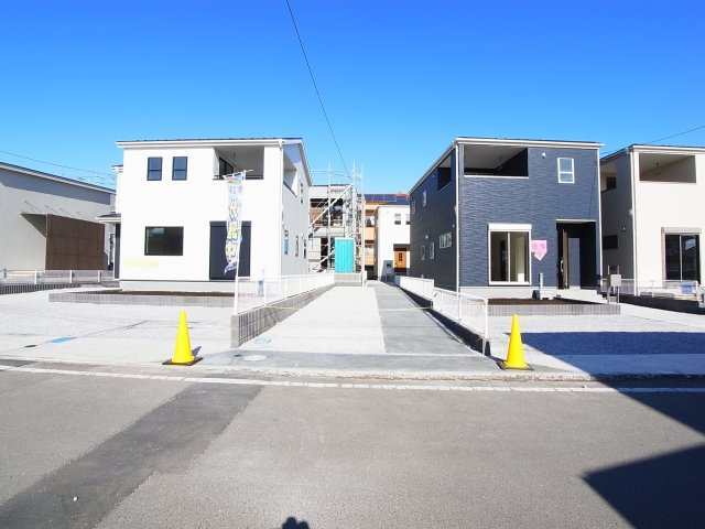 新築　高崎市中泉町第4　Livele Garden.S　2号棟の駐車場|現地写真　 駐車スペースは縦列駐車になりますが３台置けます。				
