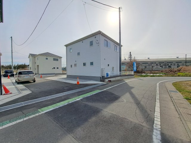 新築　前橋市総社町第6　Livele Garden.S　1号棟の前面道路含む現地写真|現地写真　北側接道幅員約6ｍ　