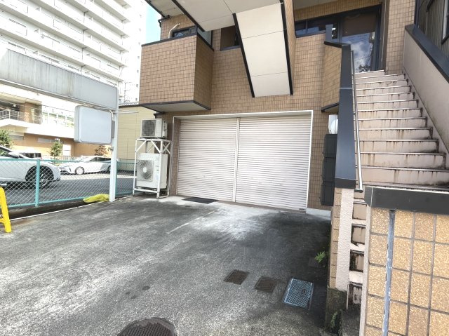 名古屋市緑区鳴海町字向田の店舗一部の外観