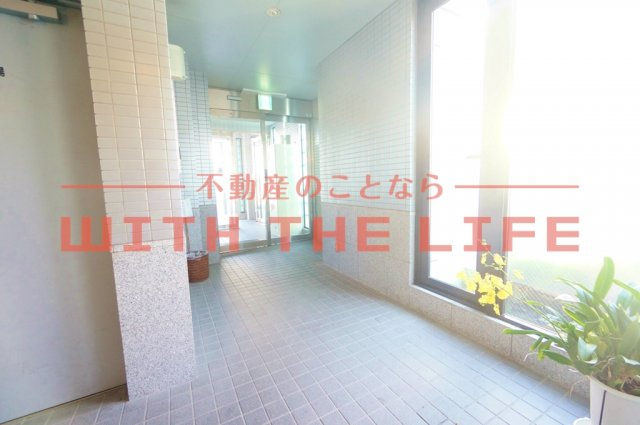 みついビル【キャッシュバック対象物件】のエントランス|落ち着いたエントランスです