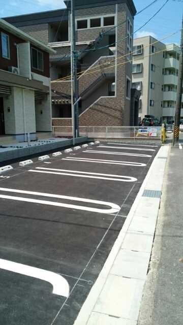 グランメゾン一ツ木Ⅱの駐車場