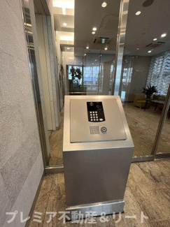 【エントランス】 | タッチレスキーの共同玄関です