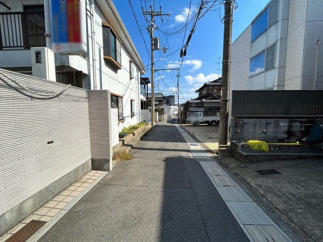 寺戸町北垣内の前面道路含む現地写真