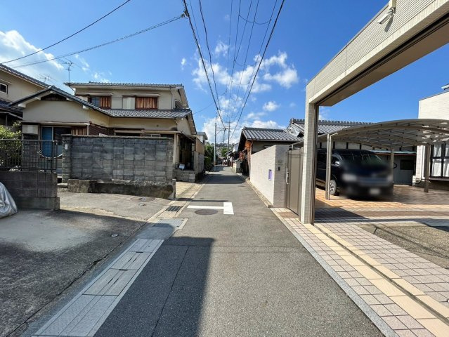 寺戸町北垣内の前面道路含む現地写真