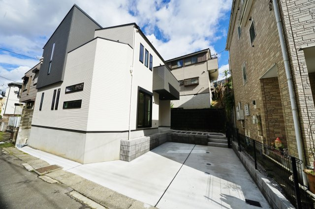 【横浜市旭区鶴ヶ峰１丁目96-11新築戸建て】★仲介手数料無料★（本宿小学校・本宿中学校）の外観