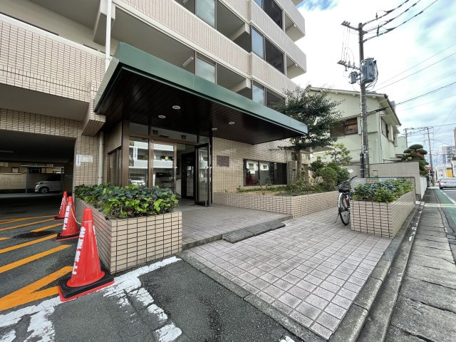 JGM六ツ門のエントランス