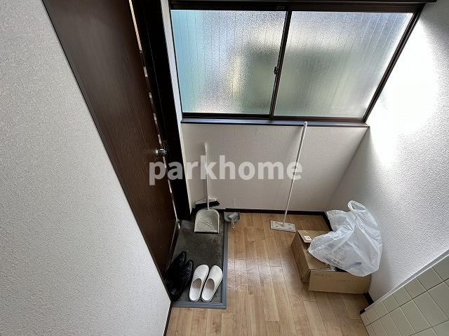 グリーンハイツの玄関|収納もある玄関です