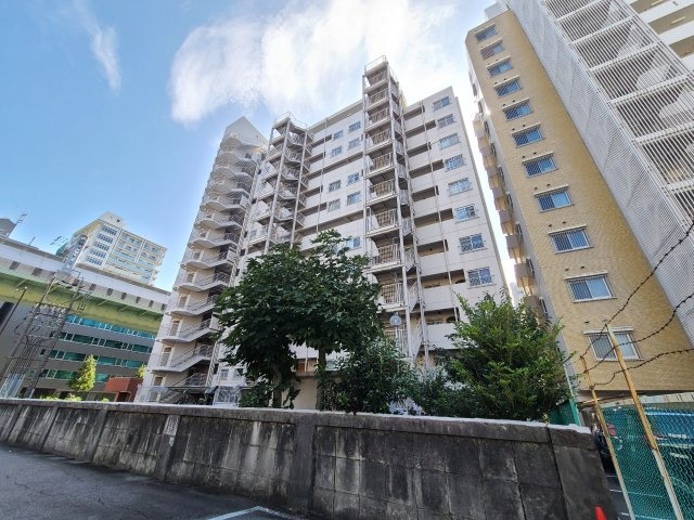 名古屋市東区泉１丁目の賃貸マンションの外観|泉サンハイツ