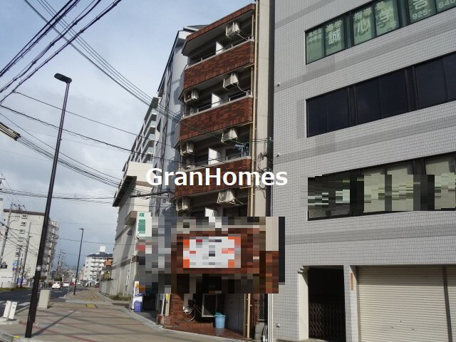 サングレイス西新町の外観
