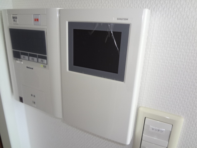 キャッスルコート龍野町のセキュリティ|ＴＶモニター付きインターホンで安心ですよ♪