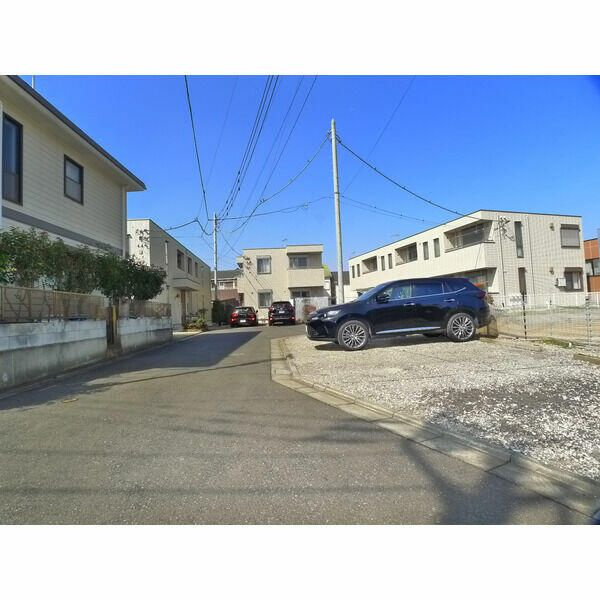 サンスルガＣの駐車場