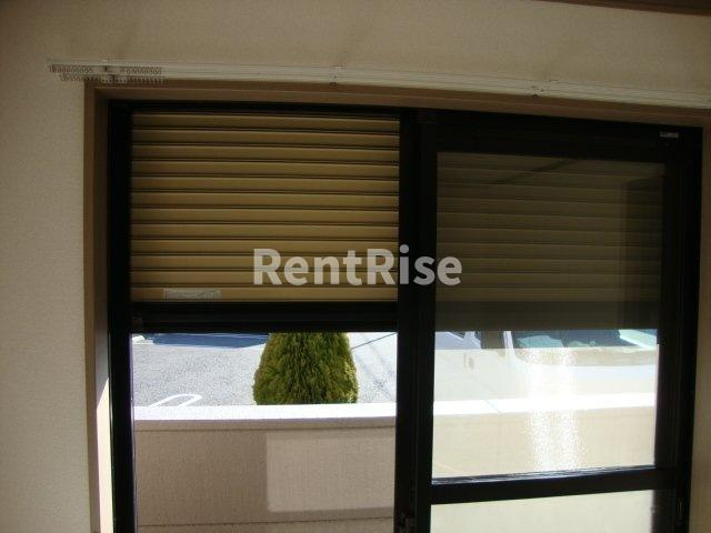 ハピネス 本郷|シャッター