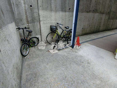 【駐車場】 | リベラルハウス | 駐輪場