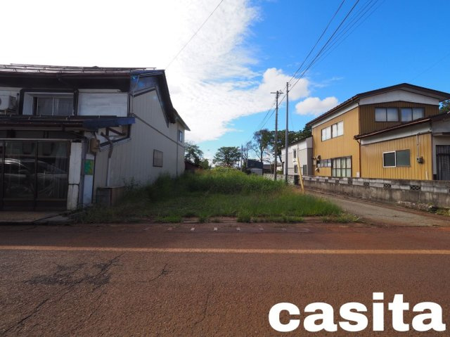 【外観】 | 【建築条件なし】大仙市角間川町 ２方向道路の角地物件 東側道路は消雪道路の137.99坪 住宅用地