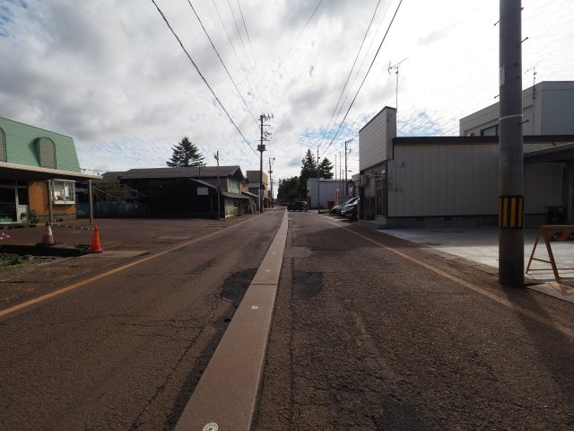  | 【建築条件なし】大仙市角間川町 ２方向道路の角地物件 東側道路は消雪道路の137.99坪 住宅用地