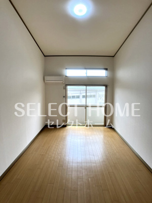 【居間・リビング】 | メゾン西大平Ⅱ | ゆったりとした居間です