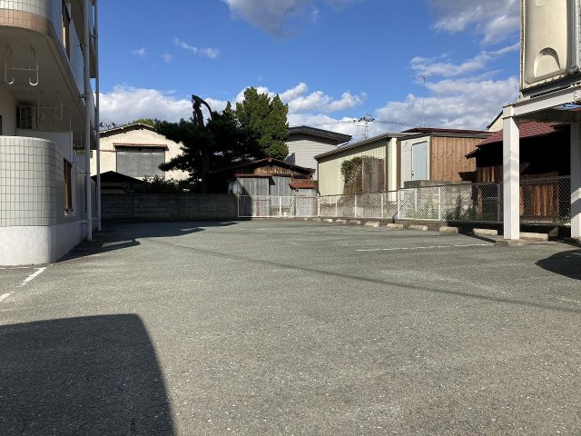 サンフラワーマンションの駐車場