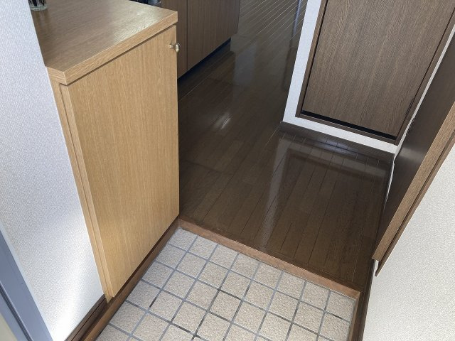 サンフラワーマンションの玄関