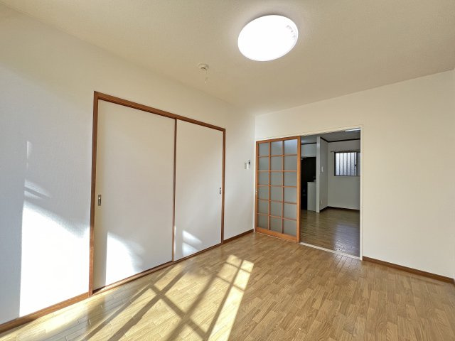 パインニードルの内装