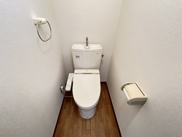 パインニードルのトイレ