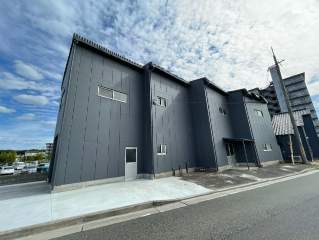 茶園場町倉庫の外観