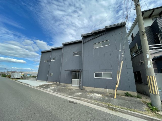 茶園場町倉庫の外観