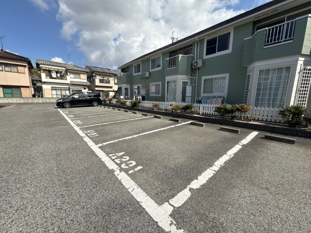 ヴァンヴェールＡの駐車場