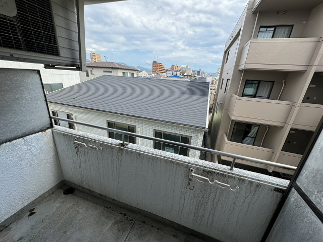 ハイツカペラのバルコニー|開放的で明るい空間を演出してくれるバルコニーです