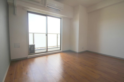 【居間・リビング】 | エルベコート豊中玉井町 | 別室の写真使用