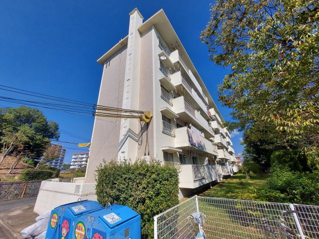 公団狭山住宅11号棟の外観