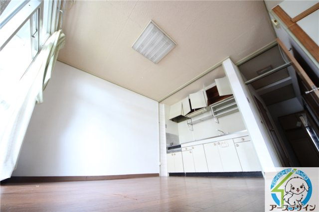 魚住コーポB棟の居間・リビング