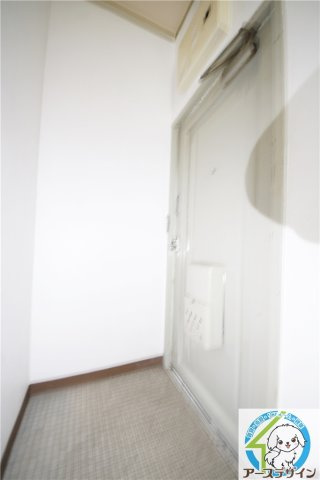 魚住コーポB棟の玄関