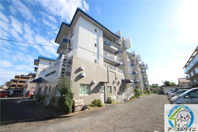 魚住コーポB棟のエントランス