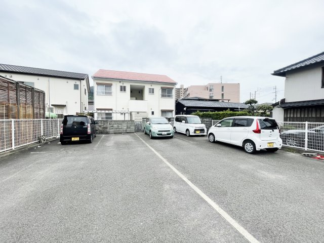 イナミハイツの駐車場