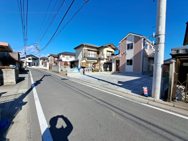 新築　前橋市昭和町6期　Heartful　Town　1号棟の前面道路含む現地写真|現地写真　西側接道幅員約4.9ｍ