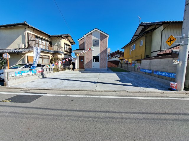 新築　前橋市昭和町6期　Heartful　Town　1号棟の駐車場|現地写真　駐車スペースは建物西側に並列2台分可能です！

