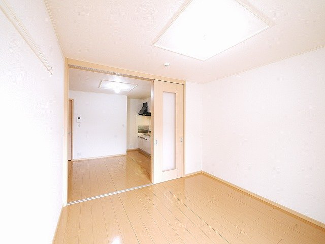 フォルシュの洋室|明るい洋室です