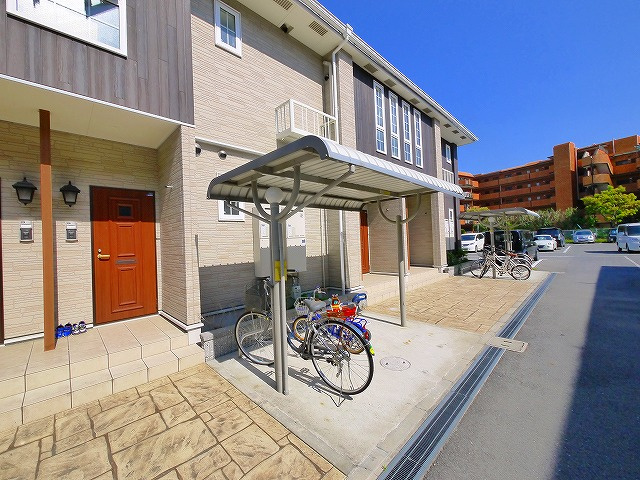フォルシュのその他共用部分|屋根付き駐輪場です