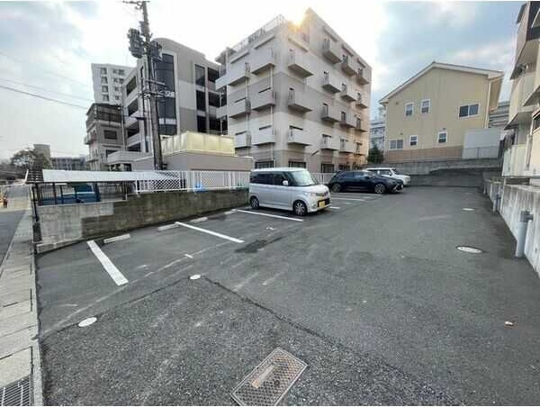【駐車場】 | fleur  riziere 緑ヶ丘 | 【即日案内可能】現地待ち合わせでも対応可能です。お部屋を気に入って頂ければ、当社特別価格をご提示しますので是非ご検討下さい♪